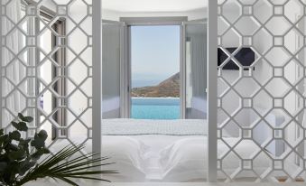 Kamini White I Villa