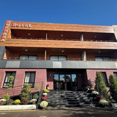 布哈拉酒店 鄰近布哈拉機場的酒店