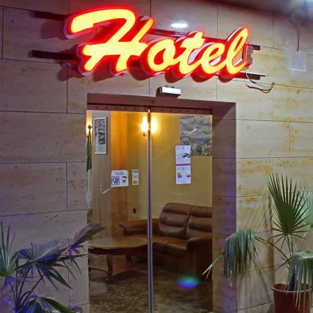 LB Suites Hotel