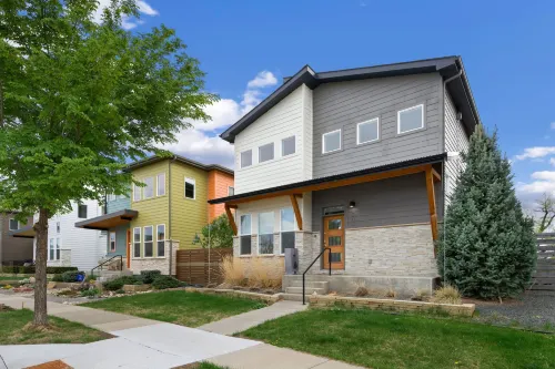 The Colorado House in Old Town Brewery District!!