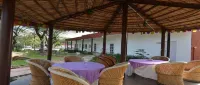 Lake View Huts and Resort - 2-Star