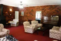 Storms River Guest Lodge - Homestays