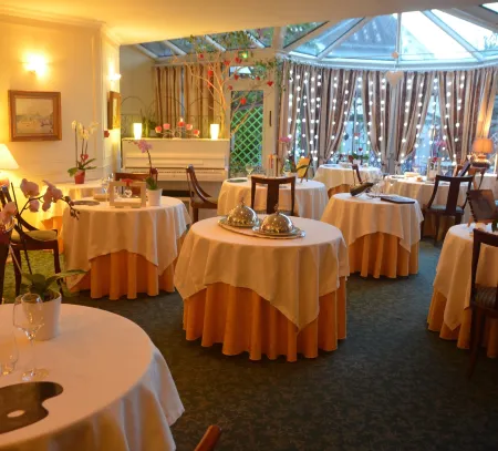 L'Hôtel le Cheval Noir Отели в г. Море-Луан-Э-Орван