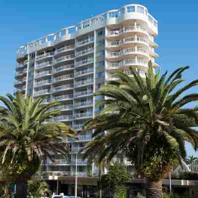 Beachcomber International Resort Hotel Exterior