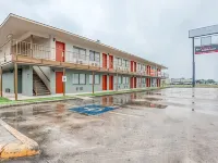 Studio Suites Hotels near Copernicus Park