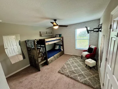 Spacious Fun, Convenient Home Theater Near Disney Hotels in Davenport
