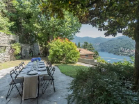 Villa Chiara Moltrasio with Private Garden by Rent All Como Hotels in Moltrasio