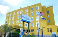 Beverly Hills: Hotel and Business Отели в г. 
