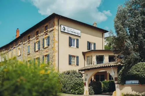 Auberge de Clochemerle, Spa Privatif & Restaurant Gastronomique Hotel a Denice