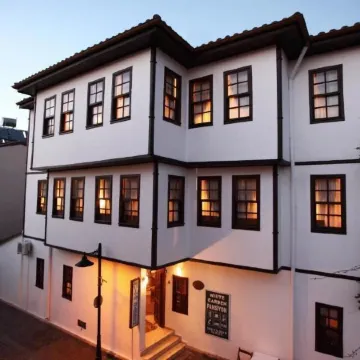 White Garden Hotel-Adult Only Отели рядом с достопримечательностью «Район Калеичи»