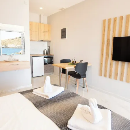 Beachfront Studio Kyma West