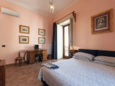 普雷特迪貝爾蒙特住宿加早餐旅館 伊塞爾尼亞省酒店