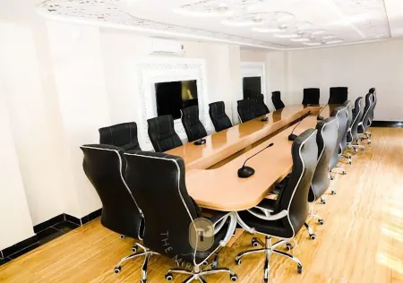 The Mirage Palace Hotel Отели рядом с достопримечательностью «Dunga Bay»