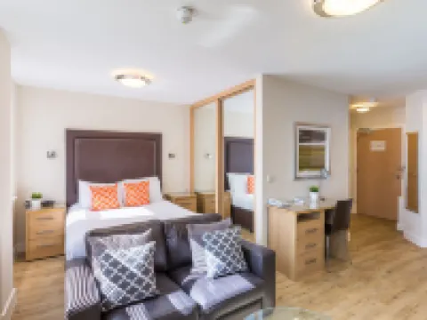 House of Fisher - Central House Hotels in Camberley