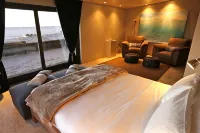 Pelican Point Lodge