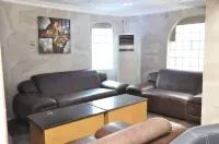 Inglesias Suites Hotels in Mushin