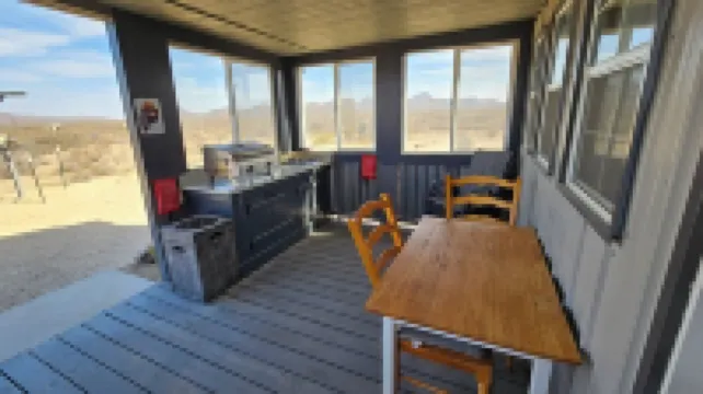 Wanderlust & Desert Dust: 1B+1B Near Big Bend Park