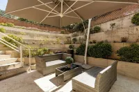 Wall Art Hotel & Residence