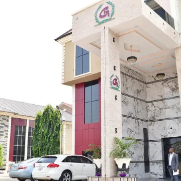 Choice Gate Hotel and Suites