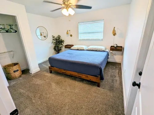 Heated pool & hottub, hanging swings, lanai, beach supplies - this is Sea la Vie
