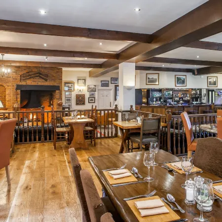 Fox & Hounds Country Hotel