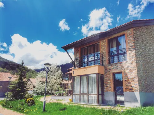 Teghenis Resort Hotels in Арзакан