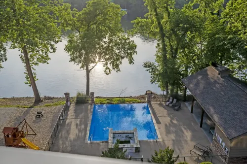 New Lakeview Penthouse - Amenities Galore!