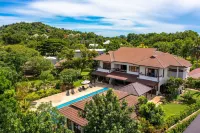 Large 6 Bed Luxury Villa on the Golf Course Phj Hoteles en Hua Hin