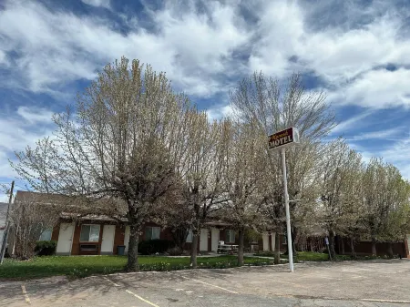Kanosh Motel