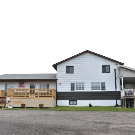 Jackfish Lake Cottages Motel
