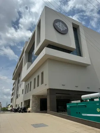 Hotel Royal Embassy Отели в г. Ироду