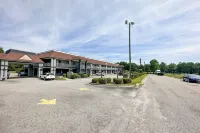 เอ็กเซคคิวทีฟ อินน์ ริดจ์เวย์ I-77 - ที่มีที่จอดรถ