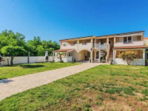 Apartments Juracak Josip i Mira Hotels in Nin