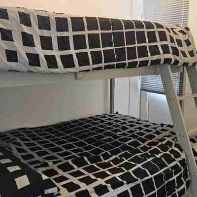 Modern 2-Bedroom Apartment, Near Central London Rooms