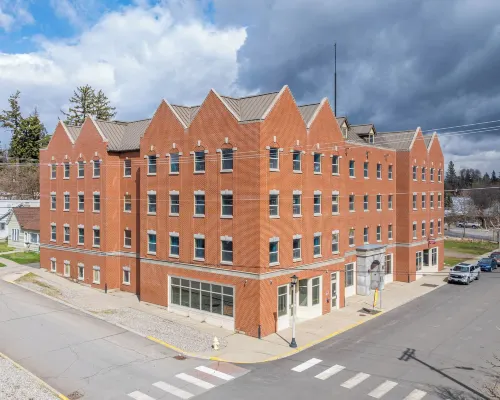 Brewster Hall Hotels in Cheney