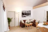 Cozy, sunny & newly renovated apartment with a view of the Zugspitze - 4 stars