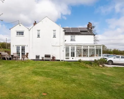 Beautiful 4 bedroom 19th Century Farmhouse Hotels in Mold