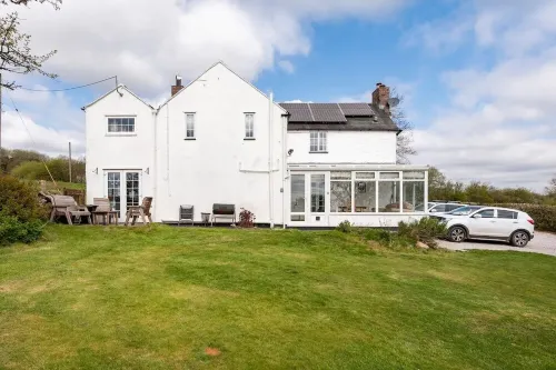 Beautiful 4 bedroom 19th Century Farmhouse Hotels in Mold