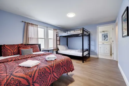 Huge Getaway Home with Gameroom, Arcades, Firepit