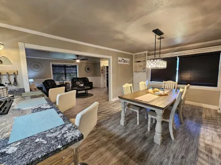 Charming 3-bedroom,2 bath house, Wifi, outdoor space, grills, washer and dryer