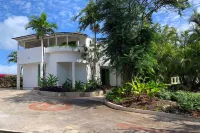 Expansive views of the south coast shopping and entertainment all within 10 min walk.