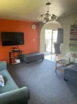 Relax in Venice St with four bedrooms and two bathrooms minutes from the square Hotel a Martinborough