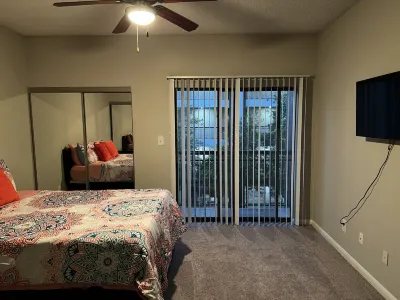 Cozy 1 br Apt with jetted tub near Galleria ガレリアのホテル