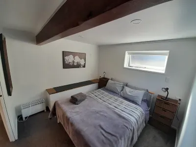 Cozy and private guest suite/apartment