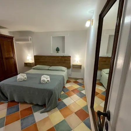 Stately home with private garden- Cefalù S.Ambrogio