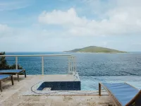 Private Waterfront 5 Bedroom Villa! Stunning views from every room! โรงแรมในนอร์ทไซด์