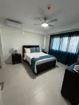 Cozy apartment in new  Kingston w/rooftop pool, super close to A/C Marriott. 住宿飯店