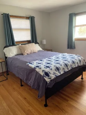 This 3 bedroom 2 bathroom home is 2.1 miles away from IU’s Assembly Hall Hotels near St Mark's United Methodist Church