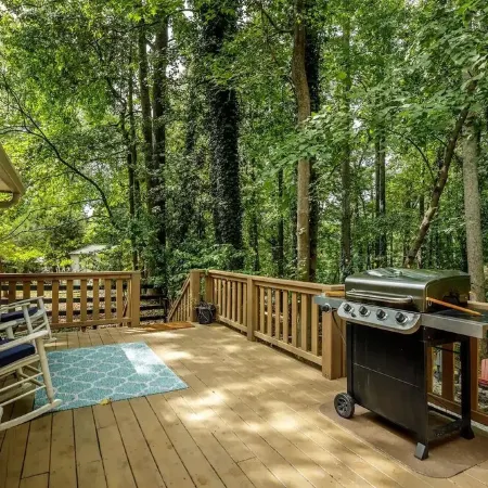 Lake Cottage + Party Dock + Fire Pit + Game Room + Loft