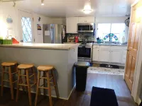 Modern Cottage - Fast WIFI, Gas grill, boats, golf, FENCED yard - lg/sm DOGS